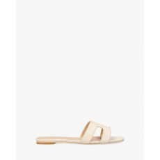 Šľapky na rovnej podrážke. Krémové.