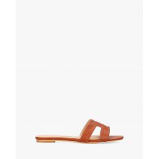 Šľapky na rovnej podrážke. Hnedé.