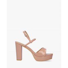 Sandále na platforme, lakované. Telové.